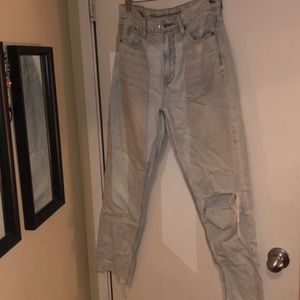 American eagle light wash, Straight leg size 6
